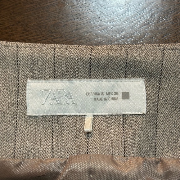Zara Gray Pinstripe Vest - Picture 5 of 7